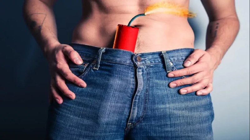 An erection often occurs at the most inopportune moment – ​​blood suddenly fills the cavernous body.